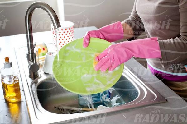 حفظ رنگ ظروف با مایع ظرفشویی مرغوب