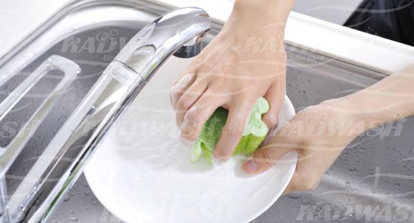 ضدعفونی ظروف به کمک مایع ظرفشویی قوی