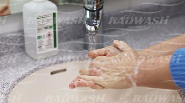 حفاظت از پوست دست با مایع دستشویی مرغوب